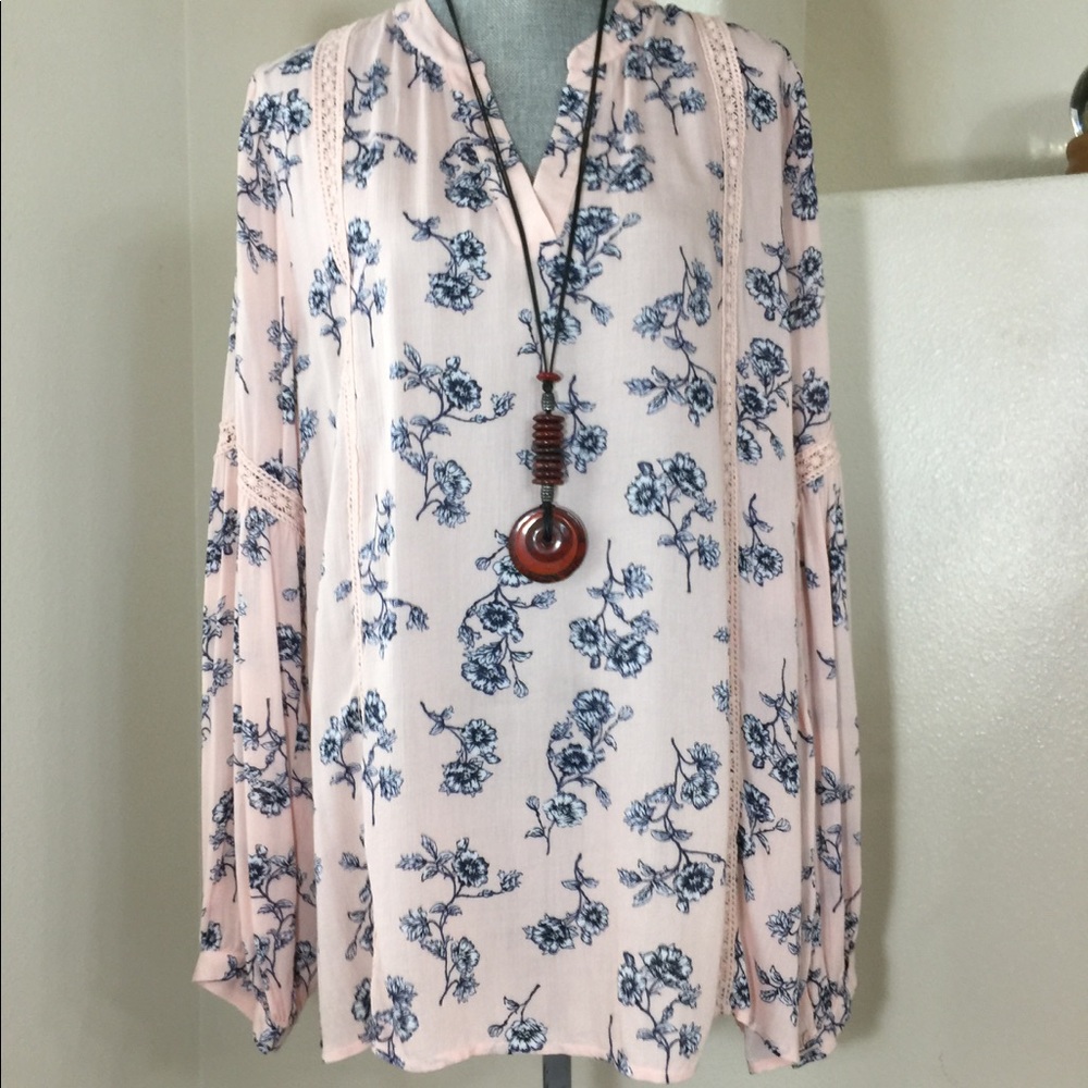 New Perch by Blu Pepper 1XL button on sleeve.